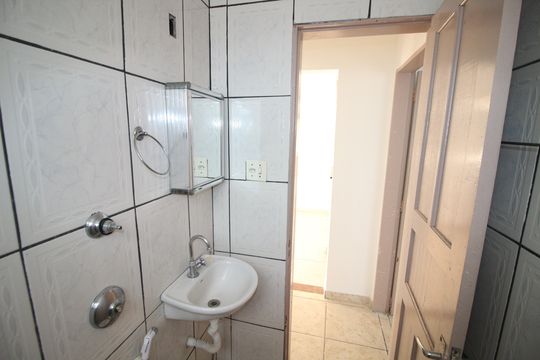 Banheiro de apartamento para alugar com 2 quartos, 60m² em Bairro da Glória, Contagem