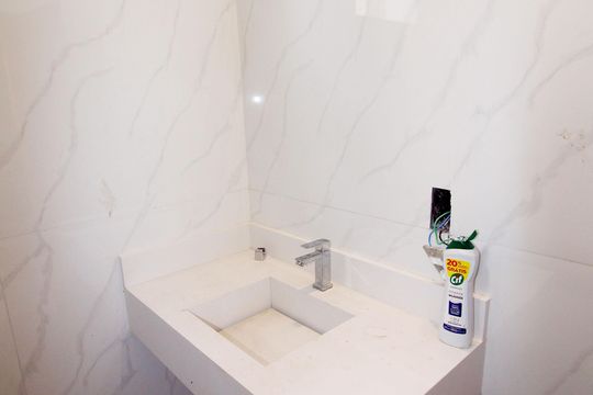Banheiro de casa à venda com 2 quartos, 191m² em Vaz Lobo, Rio de Janeiro