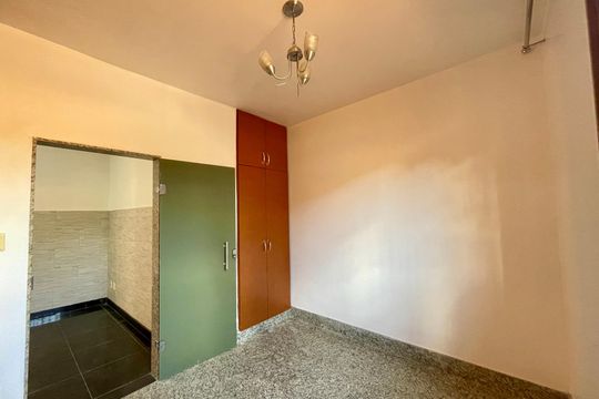 Sala de casa à venda com 3 quartos, 360m² em Floresta, Belo Horizonte