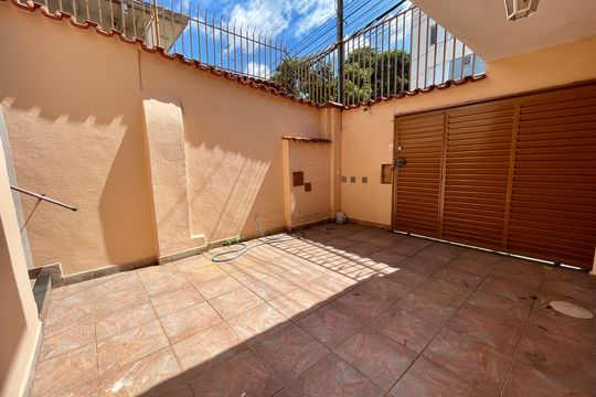 Área comum de casa à venda com 3 quartos, 360m² em Floresta, Belo Horizonte
