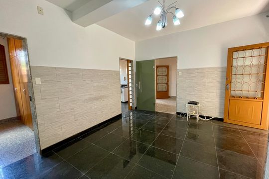 Sala de casa à venda com 3 quartos, 360m² em Floresta, Belo Horizonte