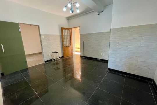 Sala de casa à venda com 3 quartos, 360m² em Floresta, Belo Horizonte