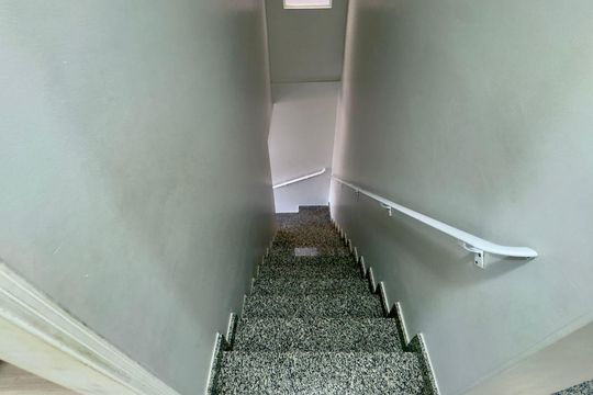 Escada de casa à venda com 4 quartos, 220m² em Jardim Vila Galvao, Guarulhos