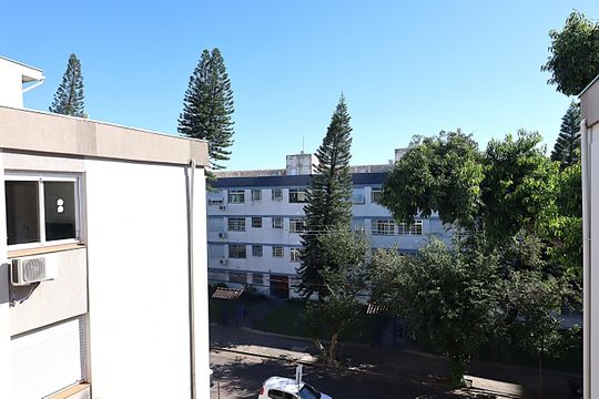 Vista da Suíte de apartamento para alugar com 1 quarto, 46m² em Vila Ipiranga, Porto Alegre