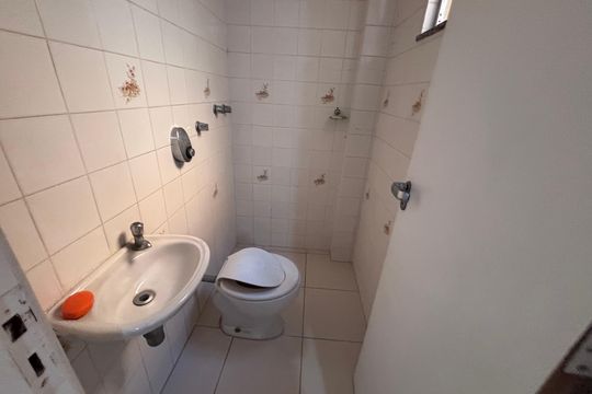 Banheiro de serviço de apartamento à venda com 3 quartos, 175m² em Recreio dos Bandeirantes, Rio de Janeiro