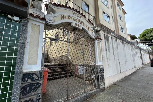 Fachada de casa de condomínio à venda com 2 quartos, 70m² em Todos Os Santos, Rio de Janeiro