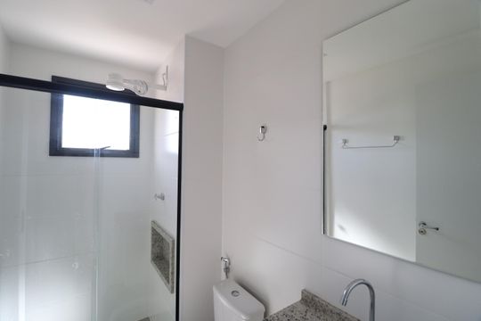 Banheiro Social de apartamento para alugar com 2 quartos, 67m² em Granja Marileusa, Uberlândia