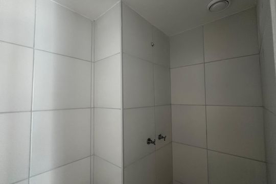Banheiro de apartamento à venda com 2 quartos, 53m² em Recreio dos Bandeirantes, Rio de Janeiro