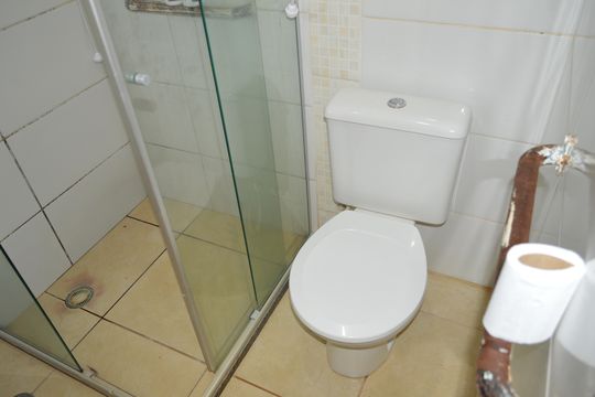 Banheiro  de casa para alugar com 2 quartos, 58m² em Parque dos Lagos, Ribeirão Preto