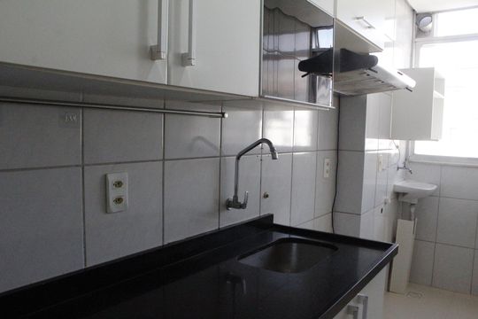 Cozinha de apartamento à venda com 2 quartos, 90m² em Taquara, Rio de Janeiro
