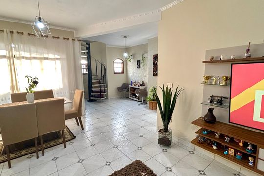 Sala de casa à venda com 3 quartos, 174m² em Jardim Tranquilidade, Guarulhos