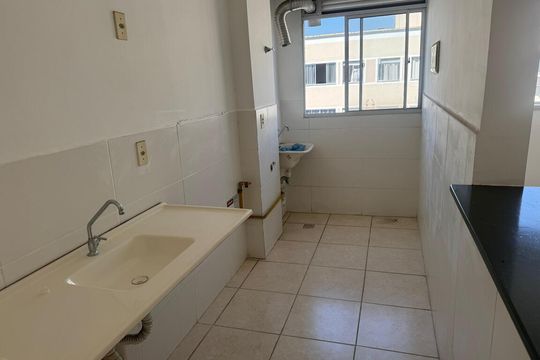 Apartamento para alugar com 2 quartos, 46m² em Santa Cruz, Rio de Janeiro