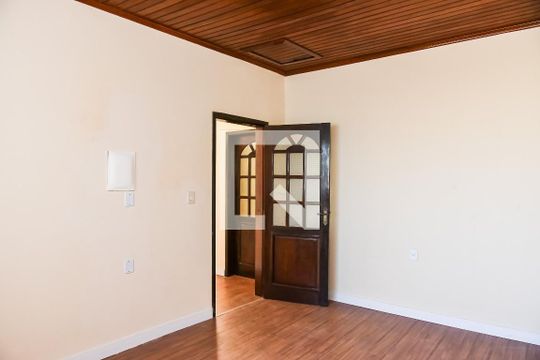 Quarto de casa à venda com 4 quartos, 300m² em Sarandi, Porto Alegre