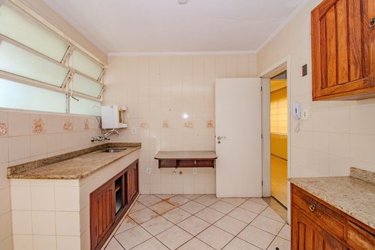 Cozinha e Área de Serviço de apartamento para alugar com 4 quartos, 200m² em Petrópolis, Porto Alegre