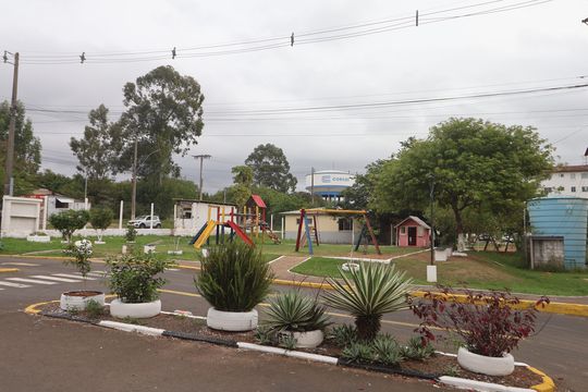 Área comum - Playground de apartamento para alugar com 2 quartos, 43m² em Guajuviras, Canoas