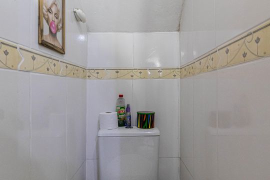 Lavabo Externo  de casa à venda com 2 quartos, 190m² em Vila Minerva, São Paulo