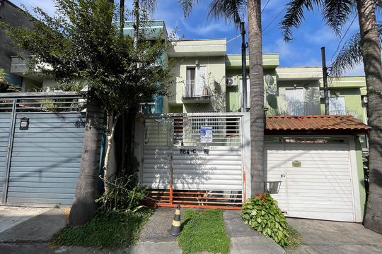Fachada  de casa à venda com 2 quartos, 190m² em Vila Minerva, São Paulo