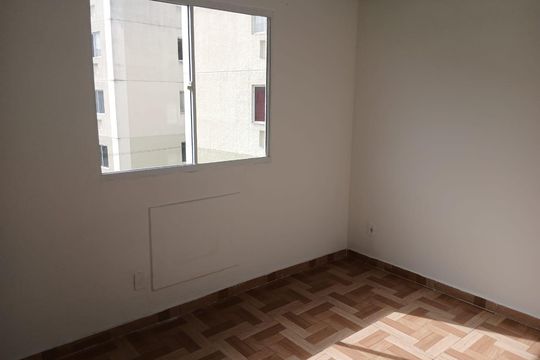 Quarto de apartamento para alugar com 2 quartos, 65m² em Santa Cruz, Rio de Janeiro