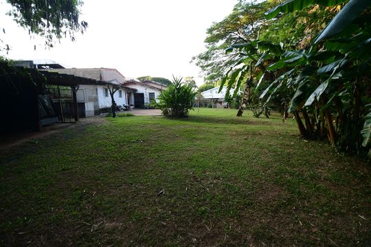 Jardim de casa para alugar com 3 quartos, 1500m² em Sousas, Campinas