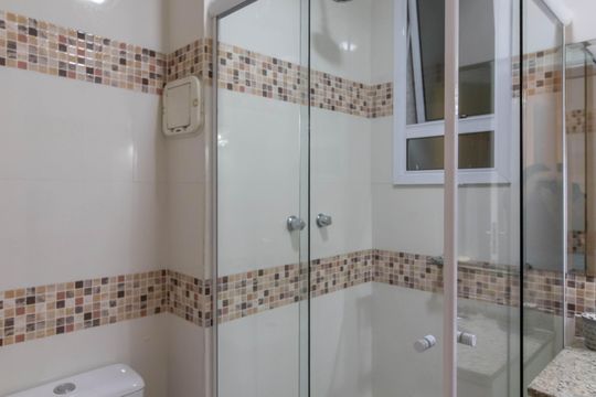 Banheiro de apartamento à venda com 3 quartos, 235m² em Vila Galvão, Guarulhos