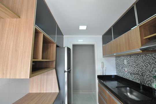 Cozinha de apartamento para alugar com 2 quartos, 56m² em Vila Gustavo, São Paulo
