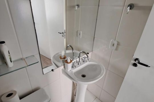 Banheiro de apartamento à venda com 3 quartos, 67m² em Passo d’Areia, Porto Alegre
