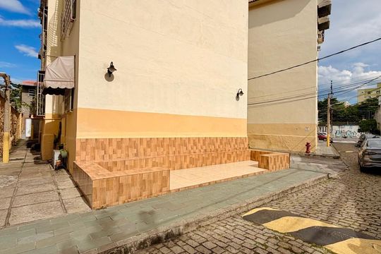 Área externa de apartamento para alugar com 2 quartos, 65m² em Méier, Rio de Janeiro