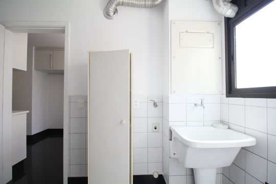 Área de Serviço de apartamento à venda com 3 quartos, 194m² em Real Parque, São Paulo