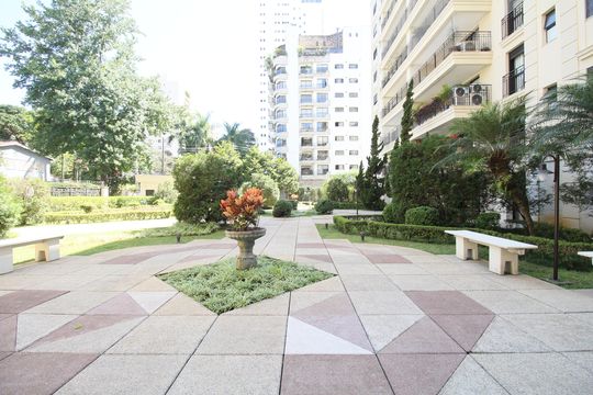 Área comum de apartamento à venda com 3 quartos, 194m² em Real Parque, São Paulo