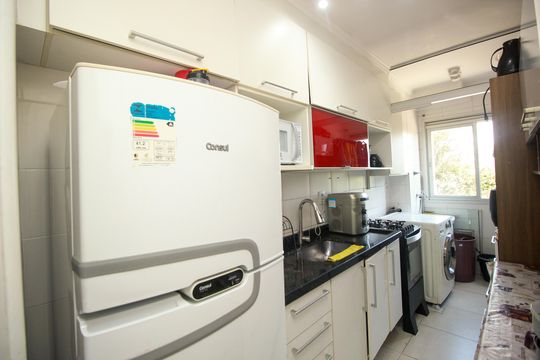 Cozinha de apartamento à venda com 2 quartos, 50m² em Vila Homero Thon, Santo André