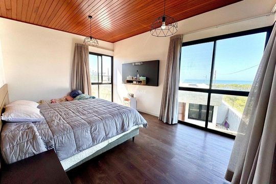 Quarto de casa para alugar com 3 quartos, 200m² em Morro das Pedras, Florianópolis