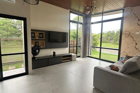 Sala de casa para alugar com 3 quartos, 200m² em Morro das Pedras, Florianópolis