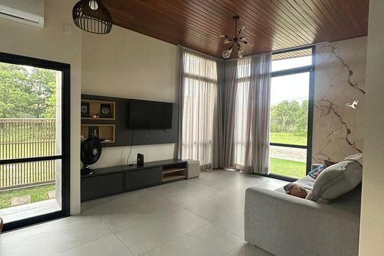 Sala de casa para alugar com 3 quartos, 200m² em Morro das Pedras, Florianópolis