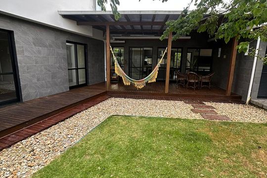 Área externa de casa para alugar com 3 quartos, 200m² em Morro das Pedras, Florianópolis