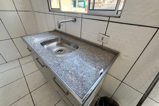 Cozinha de casa para alugar com 1 quarto, 55m² em Vila Tres Irmaos, Carapicuíba