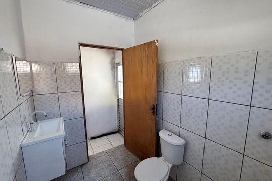 Banheiro de casa para alugar com 1 quarto, 55m² em Vila Tres Irmaos, Carapicuíba
