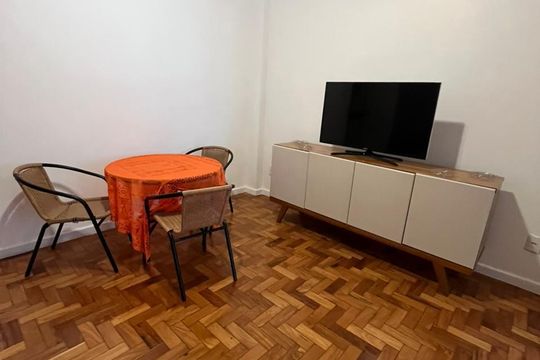 Sala de kitnet/studio à venda com 1 quarto, 42m² em Copacabana, Rio de Janeiro