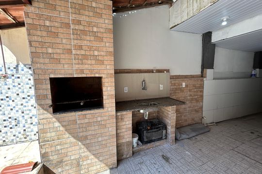 Churrasqueira de casa à venda com 3 quartos, 150m² em Vila Valqueire, Rio de Janeiro