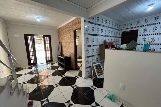 Sala de casa à venda com 3 quartos, 150m² em Vila Valqueire, Rio de Janeiro