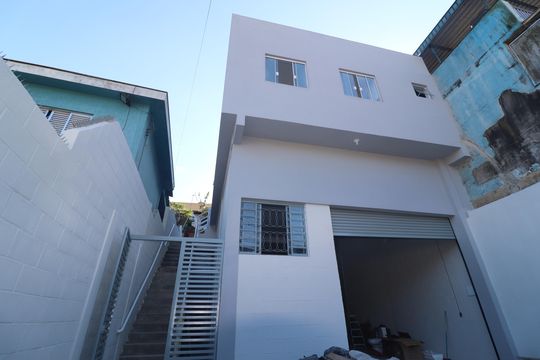 Fachada de apartamento para alugar com 2 quartos, 60m² em Condomínio Maracanã, Santo André