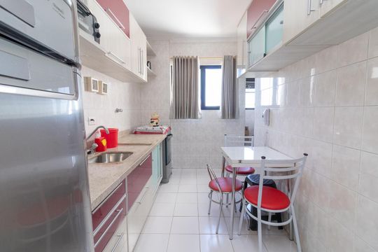 Cozinha de apartamento à venda com 2 quartos, 74m² em Vila Ré, São Paulo