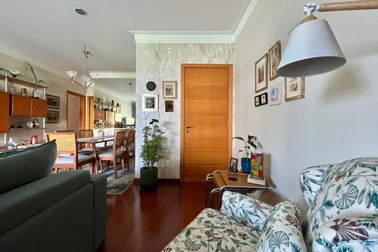 Sala de apartamento à venda com 4 quartos, 130m² em Nova Campinas, Campinas