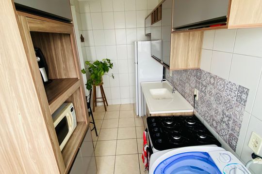 Cozinha de apartamento à venda com 2 quartos, 45m² em Jardim Dona Leopoldina, Porto Alegre