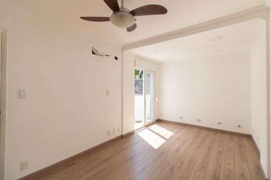 Quarto 1 de casa para alugar com 4 quartos, 106m² em Jardim Trussardi, São Paulo