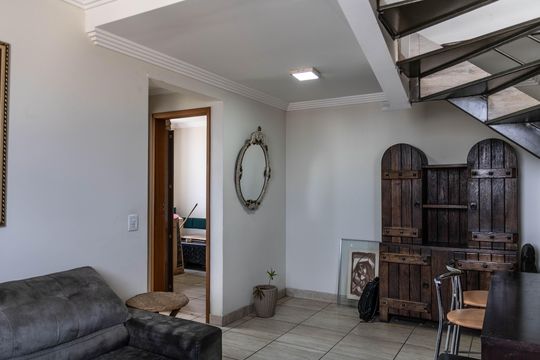 Sala de apartamento à venda com 2 quartos, 108m² em Padre Eustáquio, Belo Horizonte