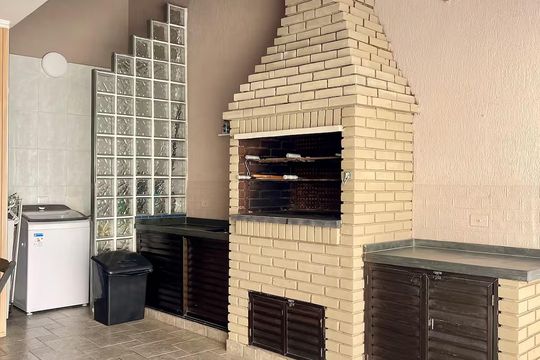 Churrasqueira de casa para alugar com 4 quartos, 213m² em Vila Irmaos Arnoni, São Paulo
