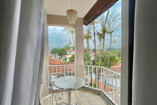 Varanda de casa para alugar com 4 quartos, 213m² em Vila Irmaos Arnoni, São Paulo
