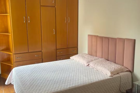 Quarto de casa para alugar com 4 quartos, 213m² em Vila Irmaos Arnoni, São Paulo