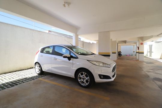 Garagem de apartamento para alugar com 2 quartos, 40m² em Umuarama, Uberlândia
