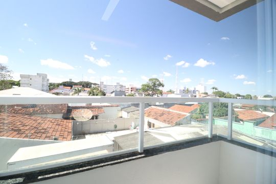 Sacada de apartamento para alugar com 2 quartos, 40m² em Umuarama, Uberlândia